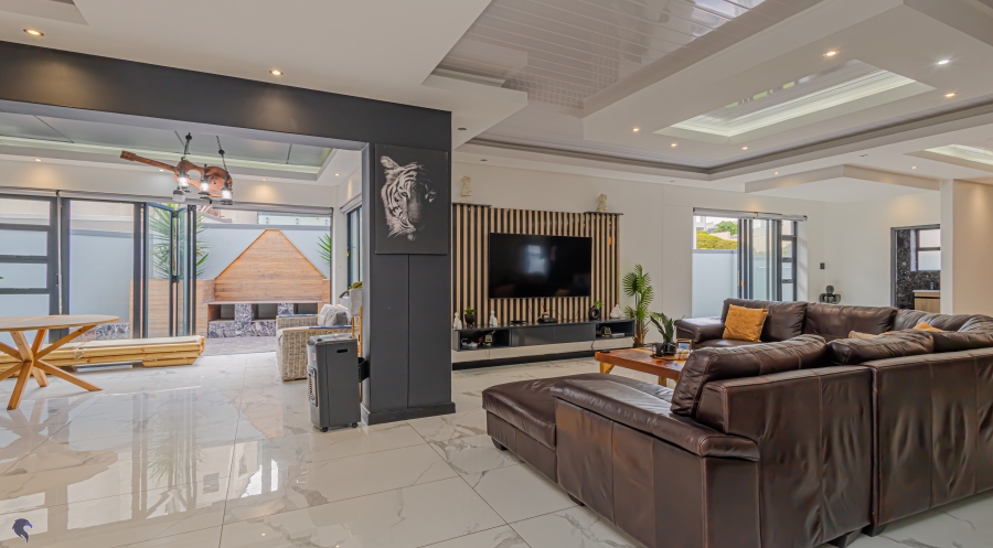 5 Bedroom Property for Sale in Calypso Beach Western Cape